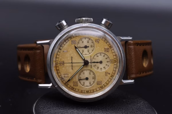 Movado M95 Chronograph “Sunray” pusher - Image 5